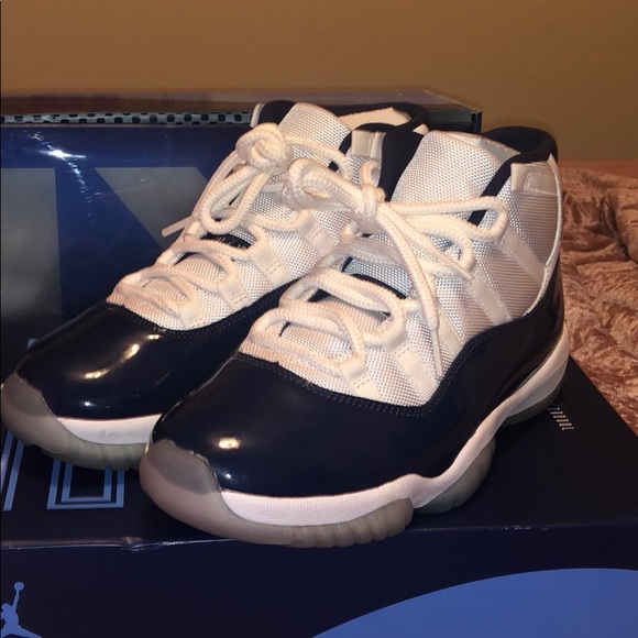 Air Jordan Retro 11s. - Picture 4 of 5